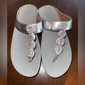 NEW, worn once, Silver and rhinestone leather Fitflop, women’s US size 8